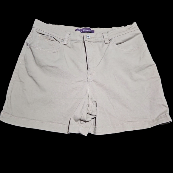 Gloria Vanderbilt Women's Tan Shorts - Picture 1 of 5